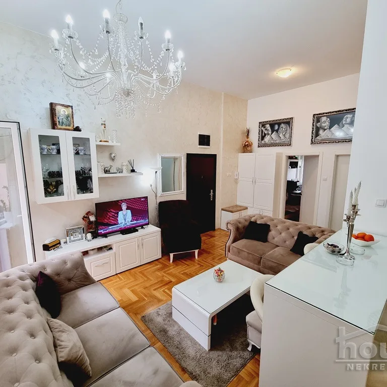 Trosoban stan na prodaju, Socijalno, Novi Sad, 91m², 178.000 €