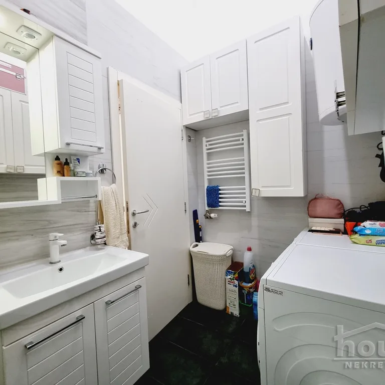 Trosoban stan na prodaju, Socijalno, Novi Sad, 91m², 178.000 €