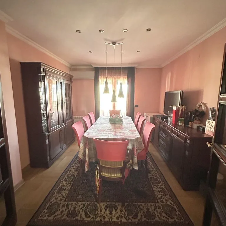 Stan Prodaja Novi Sad  266 m2
