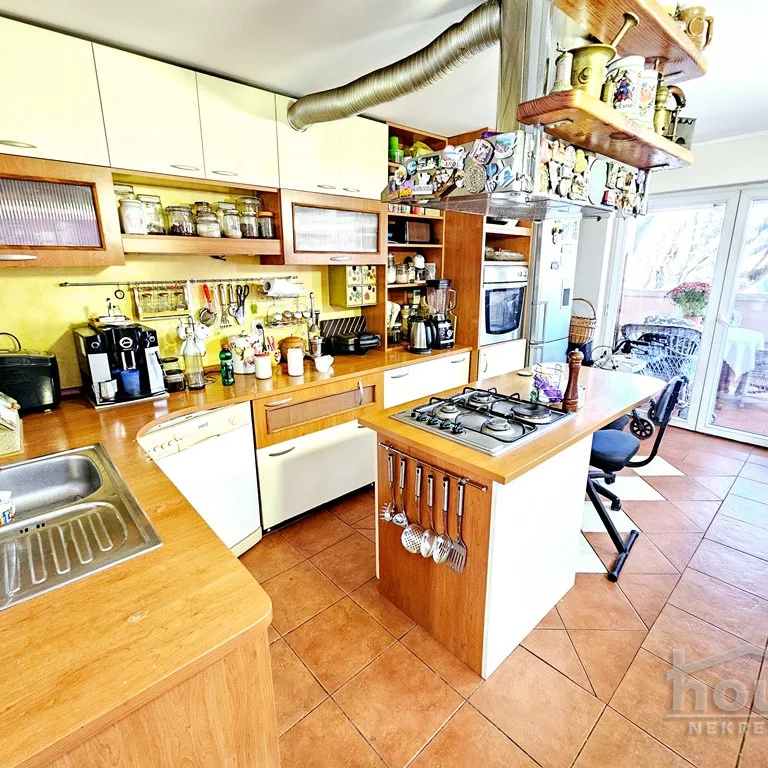 Četvorosoban stan na prodaju, Centar, Novi Sad, 128m², 3. sprat, 250.000 €