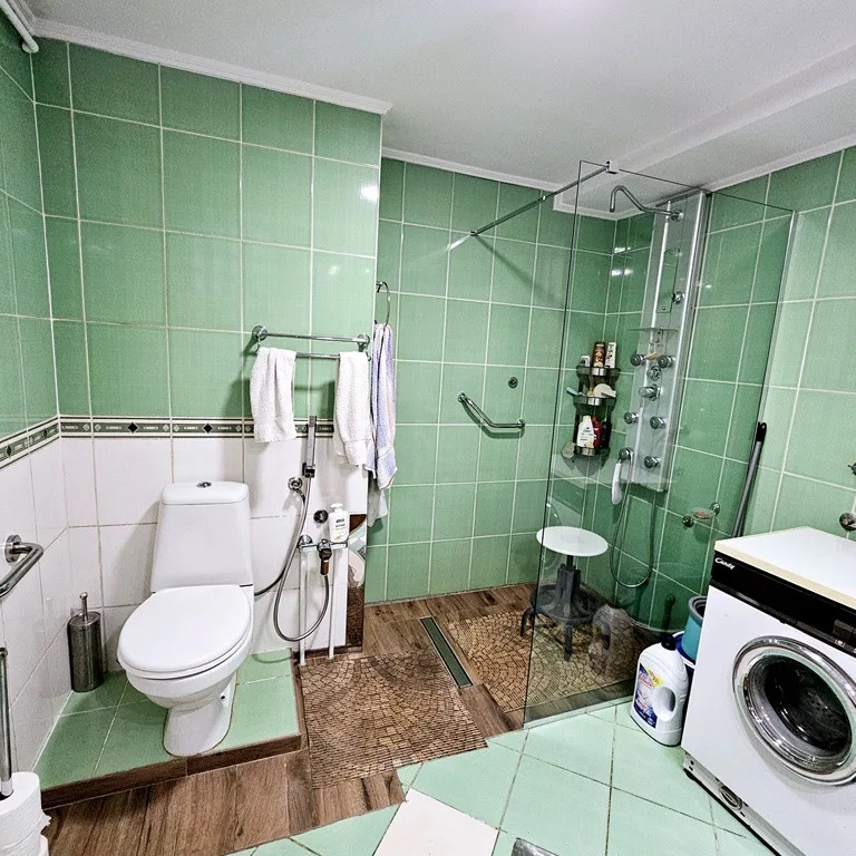 Četvorosoban stan na prodaju, Centar, Novi Sad, 128m², 3. sprat, 250.000 €