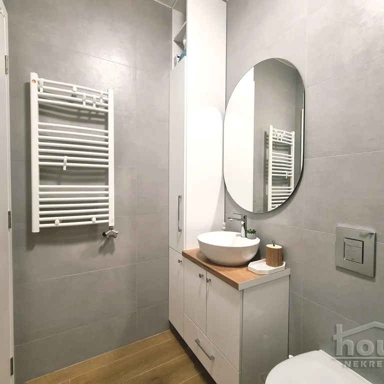 Četvorosoban stan na prodaju, Petrovaradin, Novi Sad, 103m², 3. sprat, 300.000 €