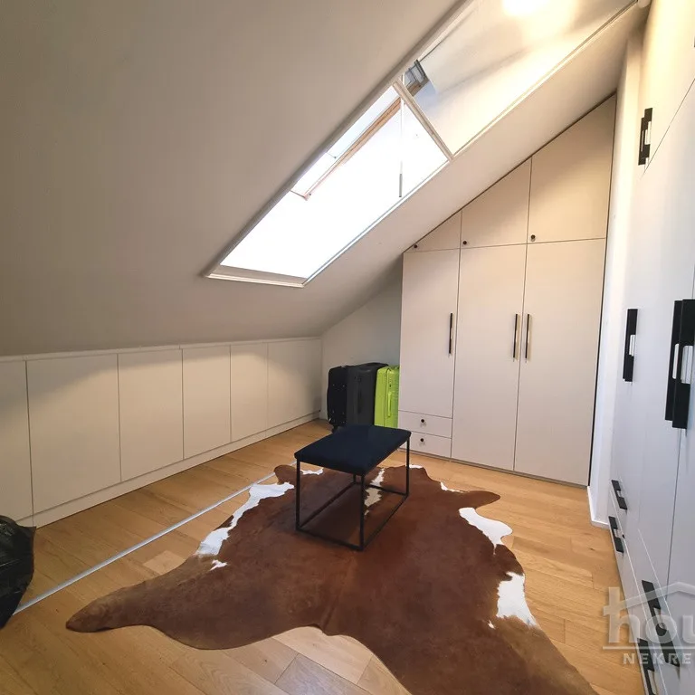 Četvorosoban stan na prodaju, Petrovaradin, Novi Sad, 103m², 3. sprat, 300.000 €