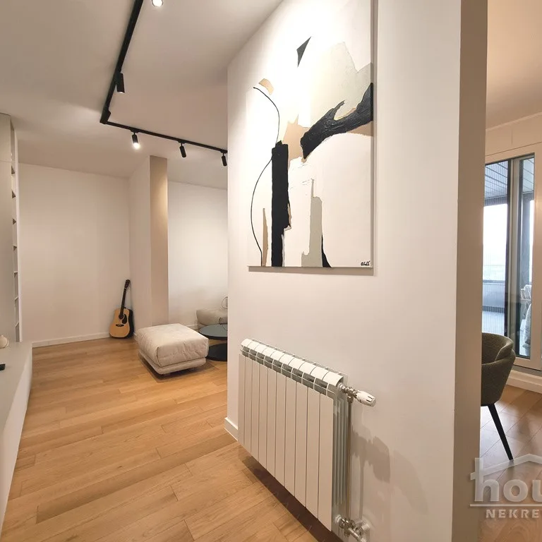 Četvorosoban stan na prodaju, Petrovaradin, Novi Sad, 103m², 3. sprat, 300.000 €