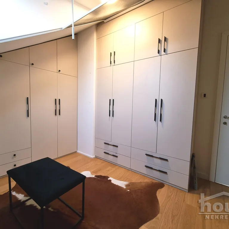 Četvorosoban stan na prodaju, Petrovaradin, Novi Sad, 103m², 3. sprat, 300.000 €