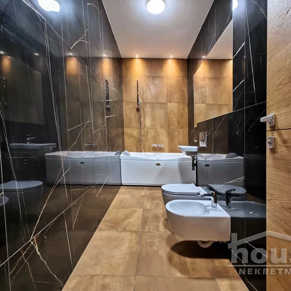 Četvorosoban stan na prodaju, Cara Dušana, Novi Sad, 245m², 600.000 €