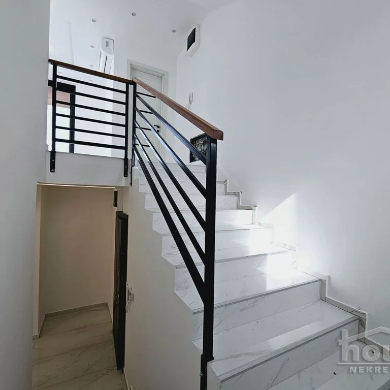 Stan Prodaja Novi Sad  133 m2