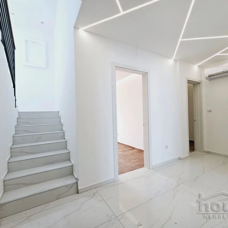 Četvorosoban stan na prodaju, Popovica, Novi Sad, 133m², 410.000 €