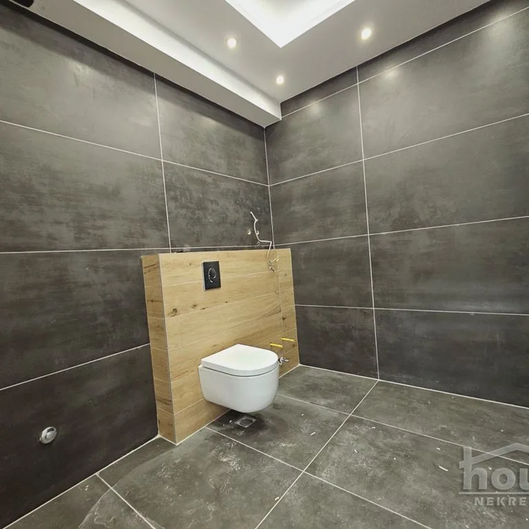 Četvorosoban stan na prodaju, Popovica, Novi Sad, 133m², 410.000 €
