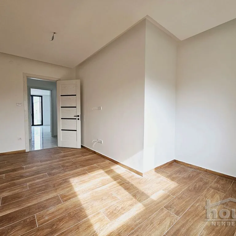 Četvorosoban stan na prodaju, Popovica, Novi Sad, 133m², 410.000 €