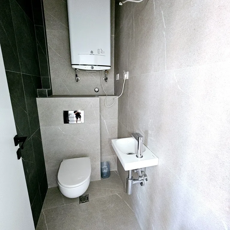 Četvorosoban stan na prodaju, Bulevar Oslobođenja, Novi Sad, 104m², 3. sprat, 320.320 €