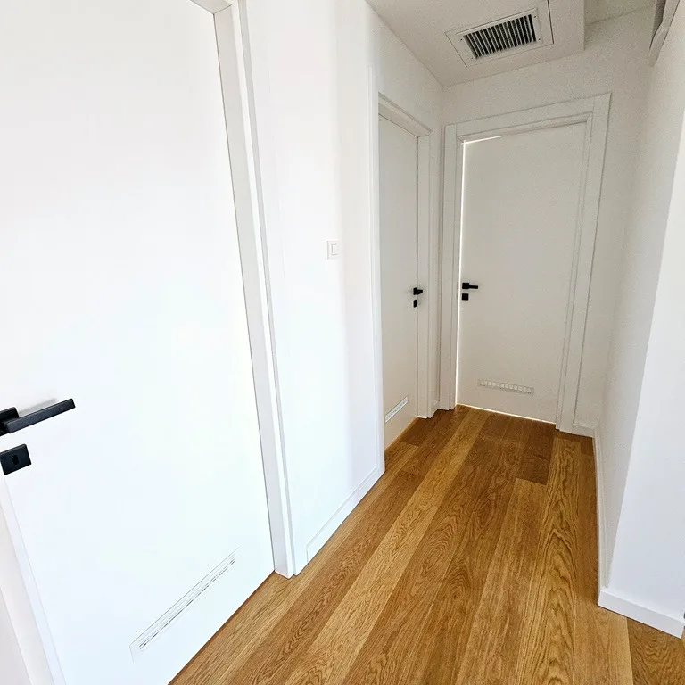 Četvorosoban stan na prodaju, Bulevar Oslobođenja, Novi Sad, 104m², 3. sprat, 320.320 €