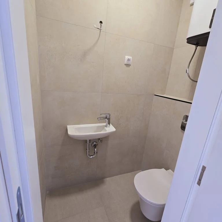 Četvorosoban stan na prodaju, Petrovaradin, Novi Sad, 72m², 1. sprat, 155.750 €