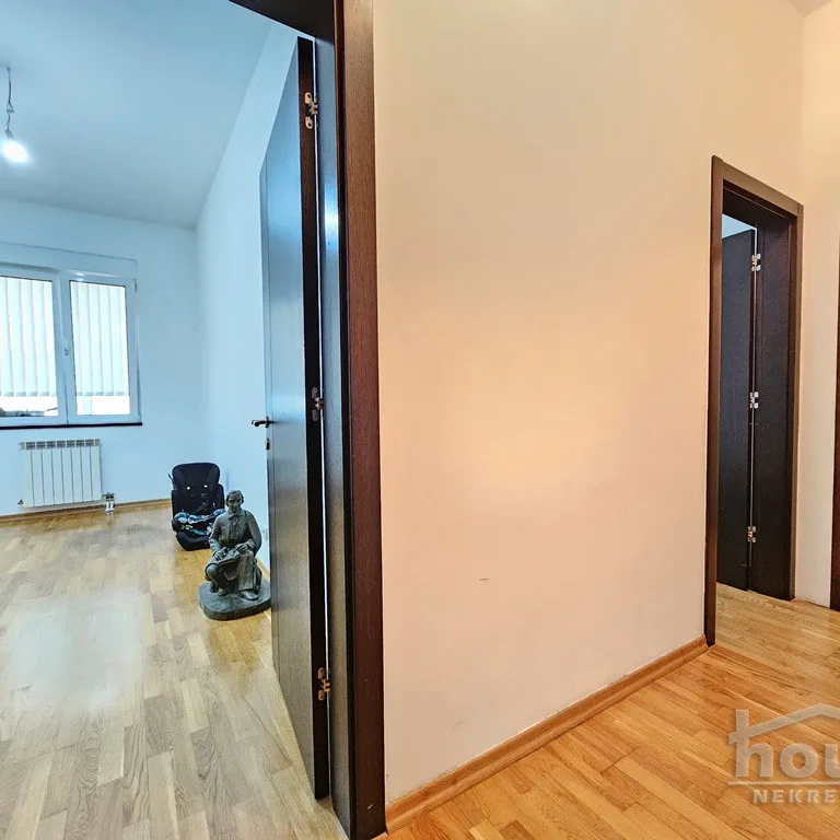 Četvorosoban stan na prodaju, Bulevar Oslobođenja, Novi Sad, 110m², 1. sprat, 320.000 €