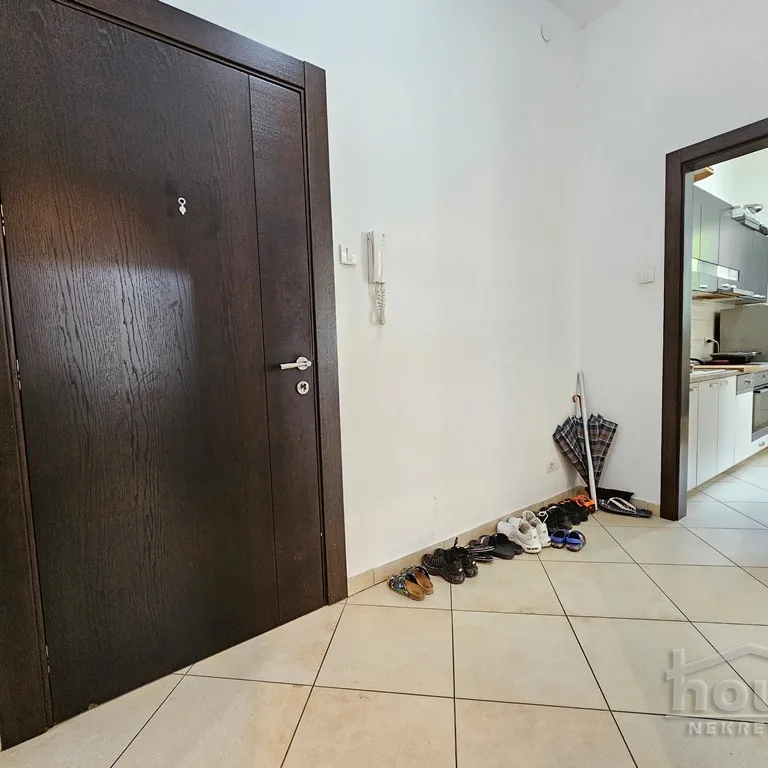 Četvorosoban stan na prodaju, Bulevar Oslobođenja, Novi Sad, 110m², 1. sprat, 320.000 €