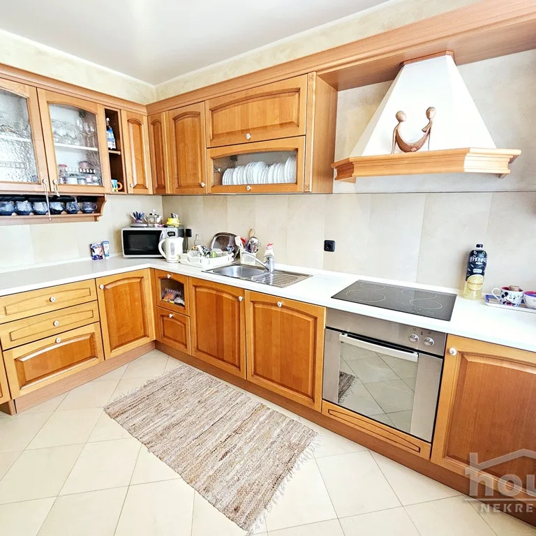 Četvorosoban stan na prodaju, Grbavica, Novi Sad, 115m², 2. sprat, 289.000 €