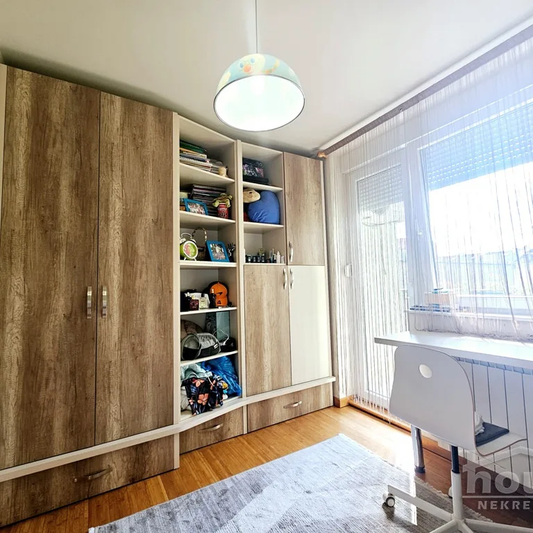 Četvorosoban stan na prodaju, Grbavica, Novi Sad, 115m², 2. sprat, 289.000 €