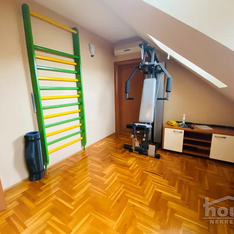 Petosoban stan na prodaju, Centar, Novi Sad, 102m², 3. sprat, 200.000 €