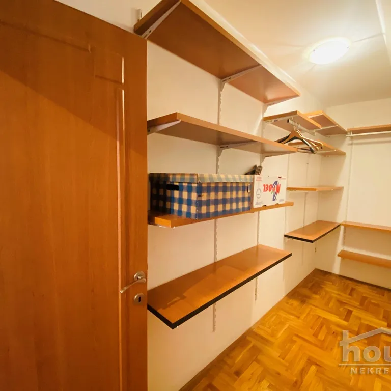 Petosoban stan na prodaju, Centar, Novi Sad, 102m², 3. sprat, 200.000 €