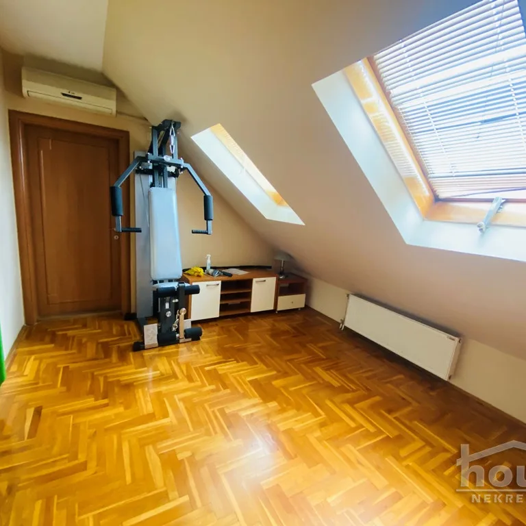 Petosoban stan na prodaju, Centar, Novi Sad, 102m², 3. sprat, 200.000 €