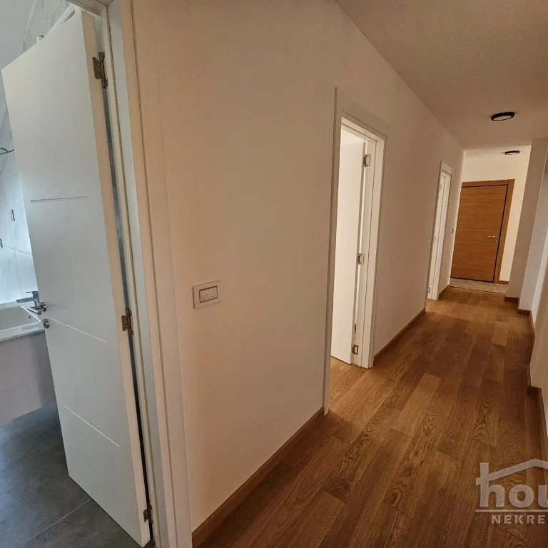 Stan Prodaja Novi Sad  185 m2