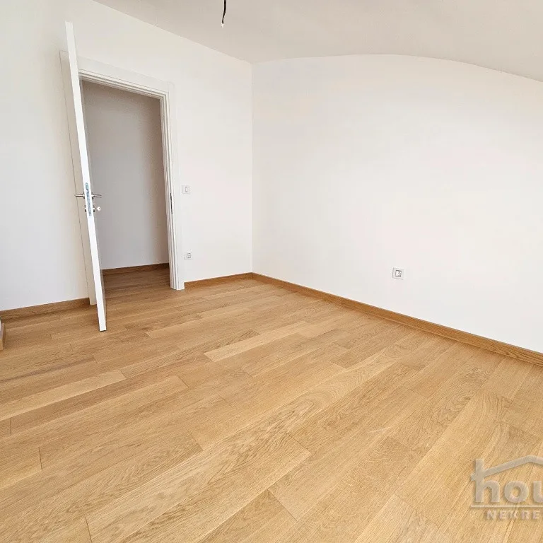 Stan Prodaja Novi Sad  185 m2