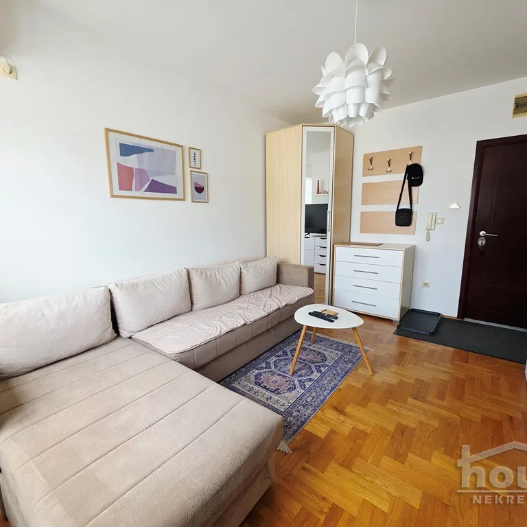Garsonjera na prodaju, Centar, Novi Sad, 24m², 1. sprat, 95.000 €