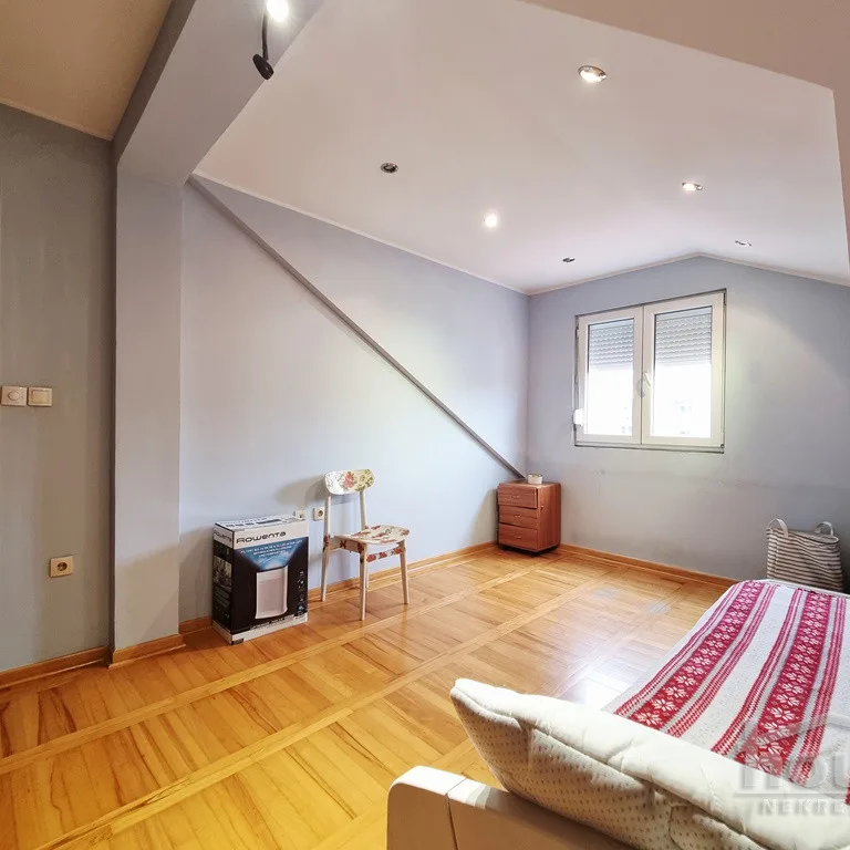 Petosoban stan na prodaju, Nova Detelinara, Novi Sad, 120m², 3. sprat, 200.000 €