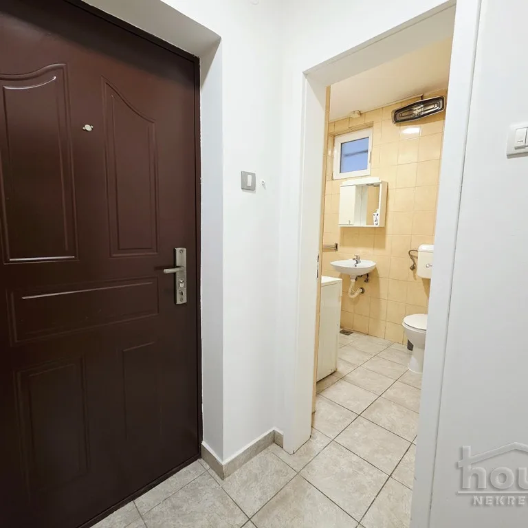 Garsonjera na prodaju, Petrovaradin, Novi Sad, 25m², Visoko prizemlje, 70.000 €