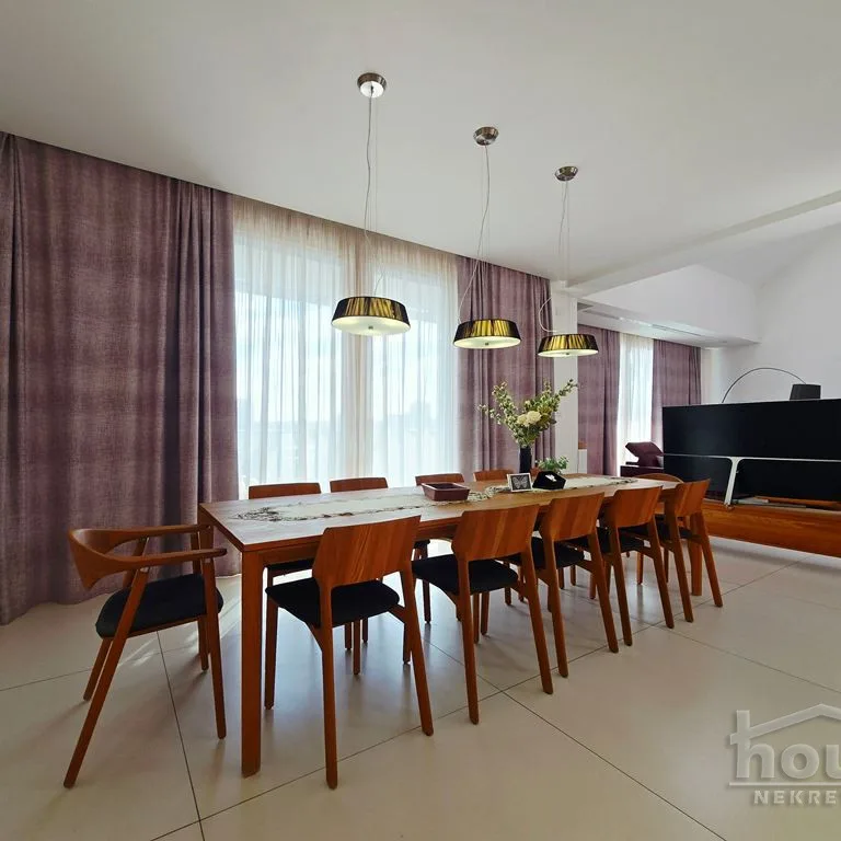 Višesoban stan na prodaju, Centar, Novi Sad, 352m², 5. sprat, 1.573.840 €