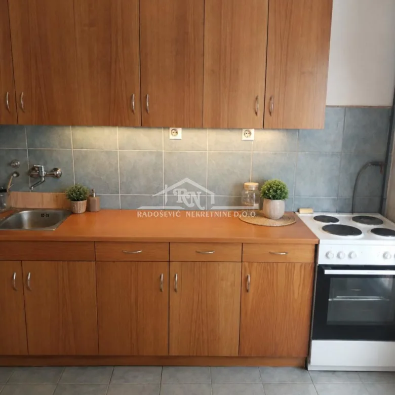 Kuća na prodaju, Novi Banovci, Stara Pazova, 410m², 250.000 €