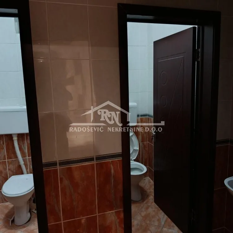 Lokal Izdavanje Beograd Petlovo Brdo 180 m2