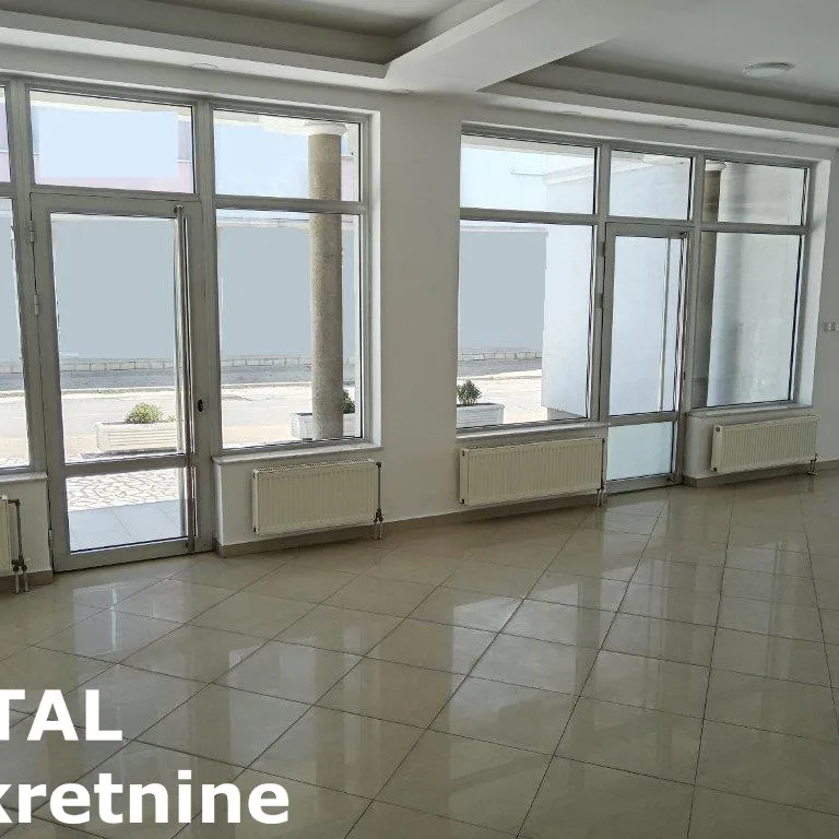 Lokal Prodaja Ruma  390 m2