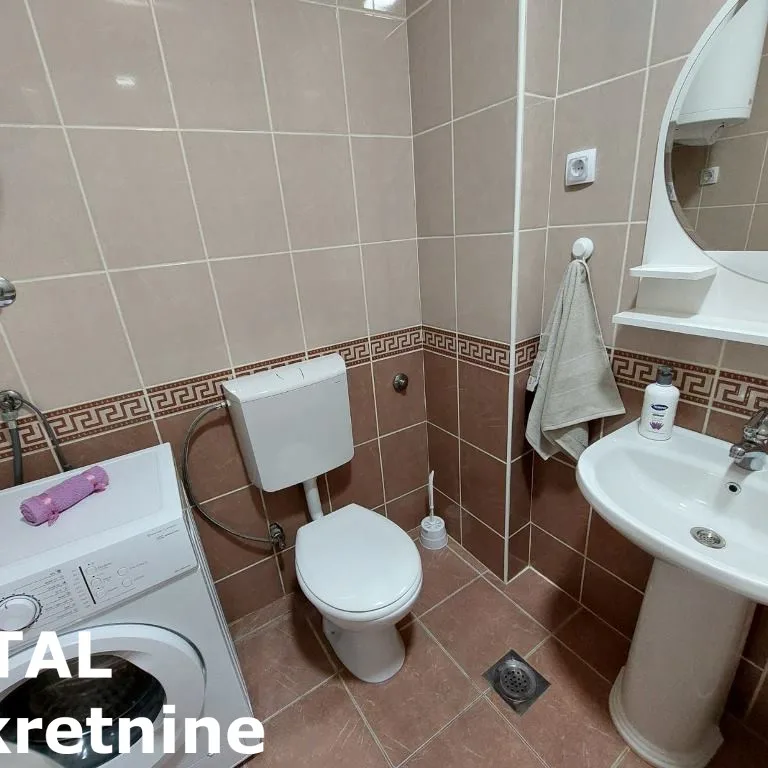 Jednoiposoban stan na prodaju, Bulevar Oslobođenja, Novi Sad, 36m², 1. sprat, 126.000 €
