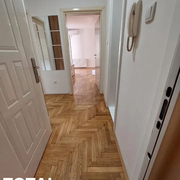 Jednoiposoban stan na prodaju, Bulevar Oslobođenja, Novi Sad, 36m², 1. sprat, 126.000 €