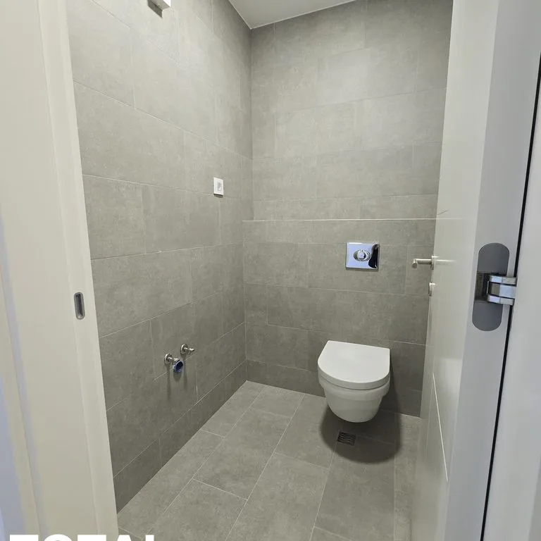 Troiposoban stan na prodaju, Centar, Novi Sad, 86m², 1. sprat, 393.880 €