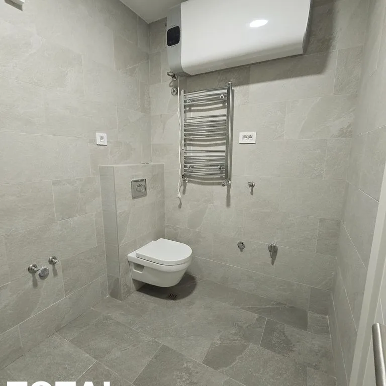 Troiposoban stan na prodaju, Centar, Novi Sad, 86m², 1. sprat, 393.880 €