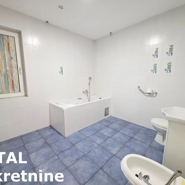 Trosoban stan na prodaju, Grbavica, Novi Sad, 70m², 3. sprat, 175.000 €