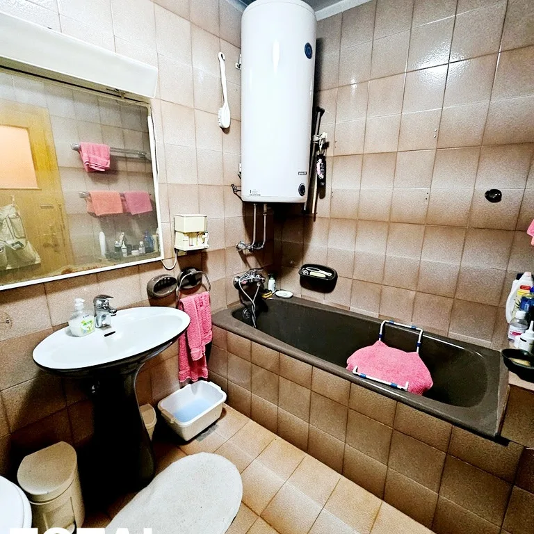 Četvoroiposoban stan na prodaju, Centar, Novi Sad, 115m², Prizemlje, 375.000 €