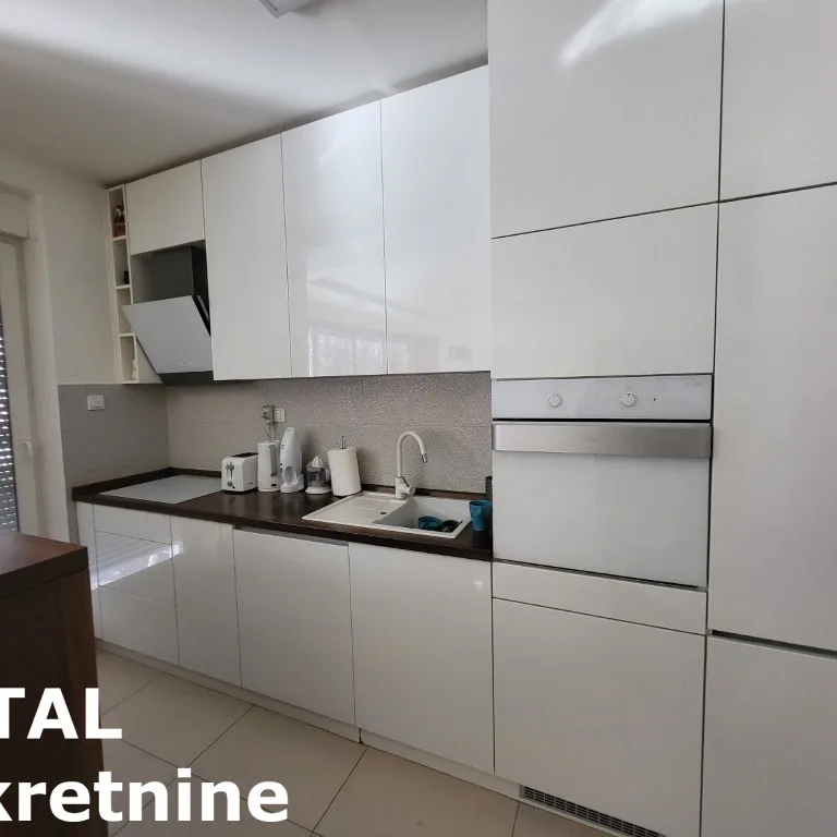 Stan Prodaja Novi Sad  104 m2