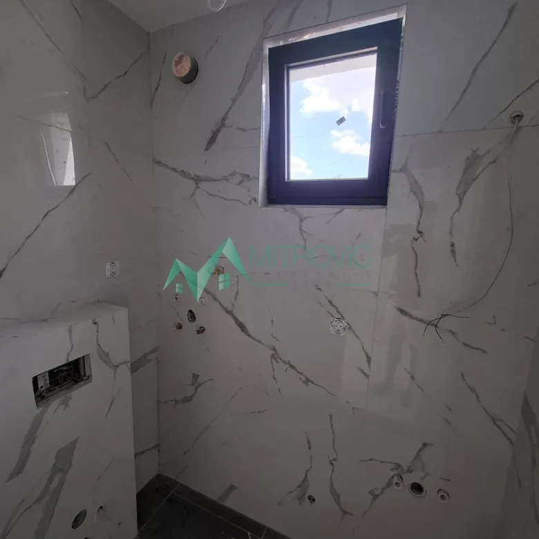 Trosoban stan na prodaju, Zrenjanin, 330m², 566.500 €
