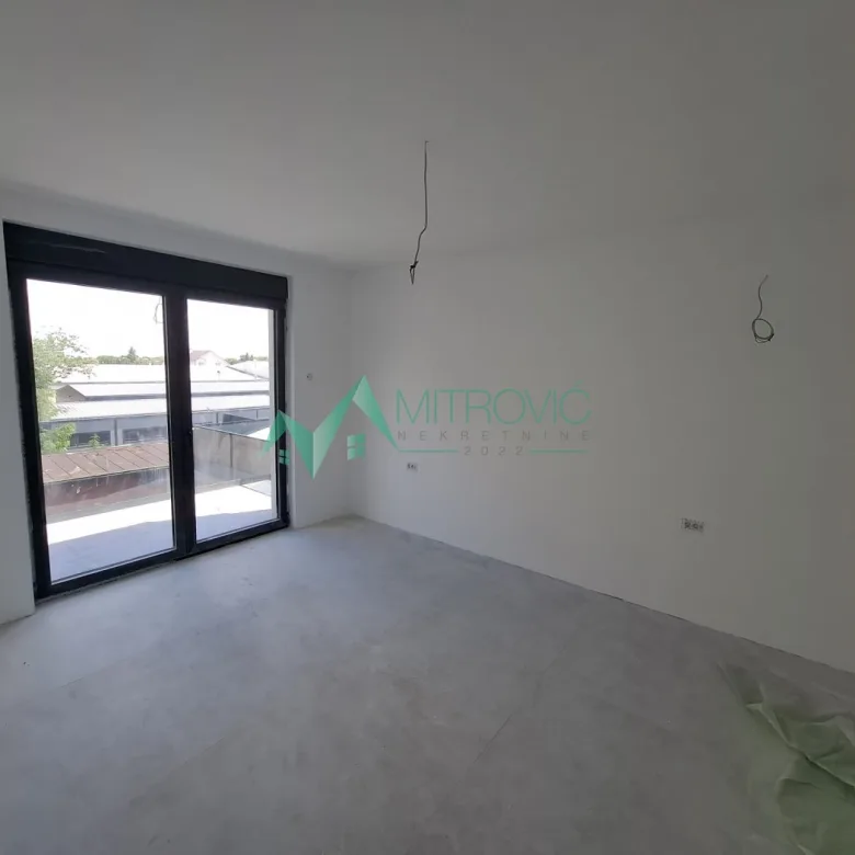 Trosoban stan na prodaju, Zrenjanin, 330m², 566.500 €