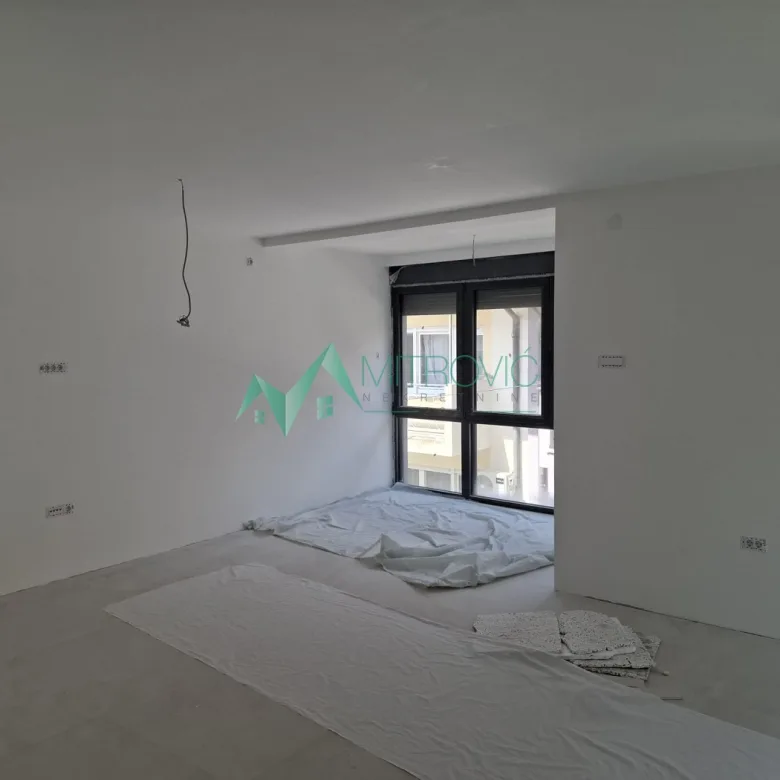 Trosoban stan na prodaju, Zrenjanin, 330m², 566.500 €