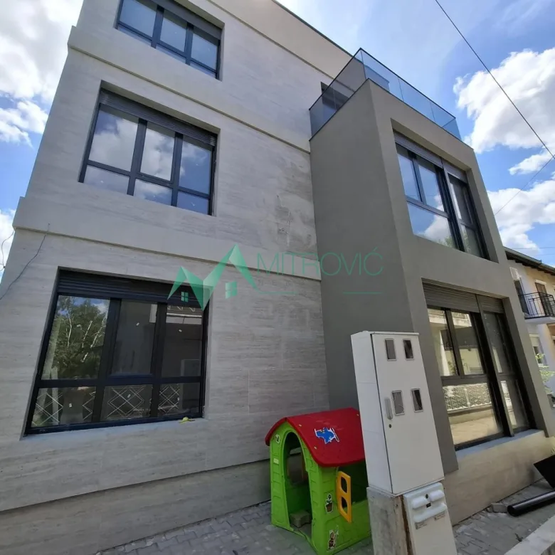 Stan Prodaja Zrenjanin  330 m2