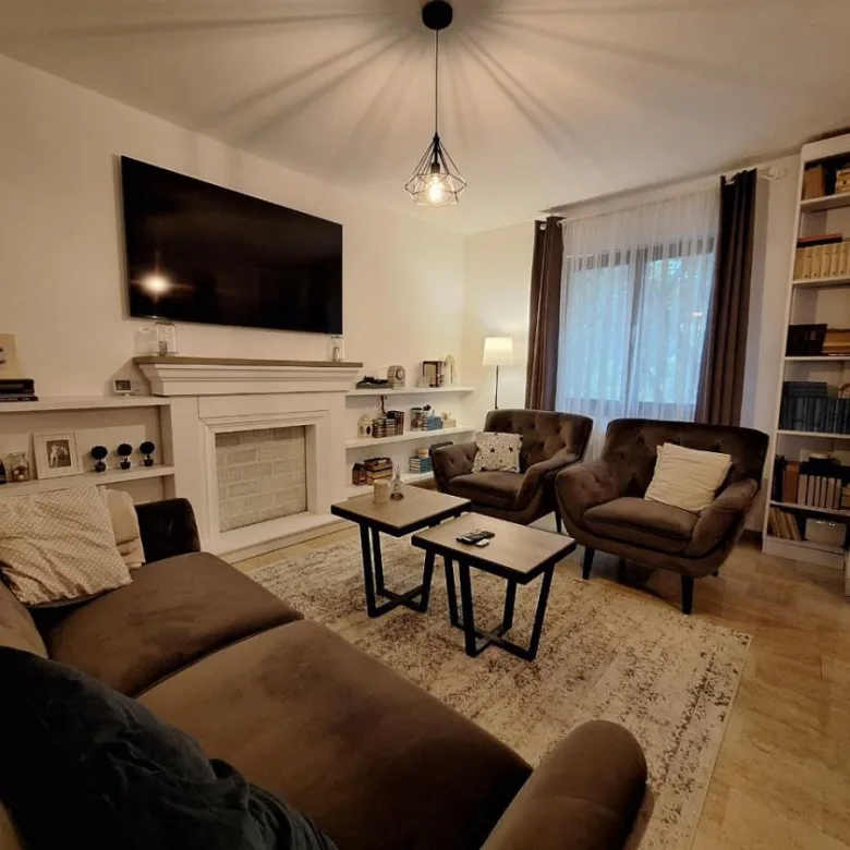 Kuća na prodaju, Centar, Beočin, 254m², 397.000 €