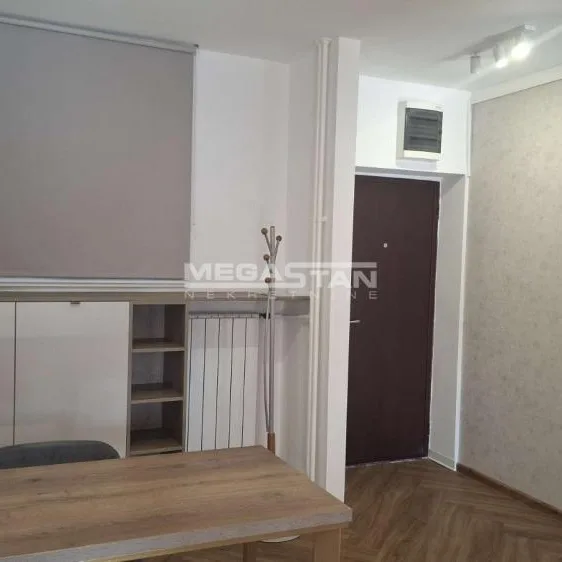 Lokal Izdavanje Beograd Blok 33 - Geneks 61 m2