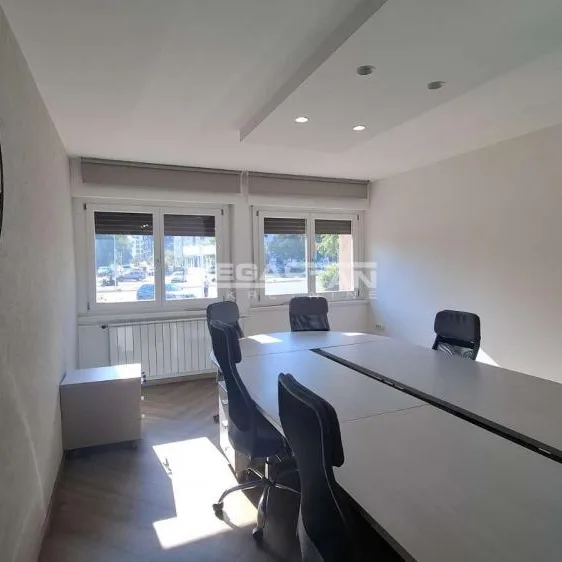 Lokal Izdavanje Beograd Blok 33 - Geneks 61 m2