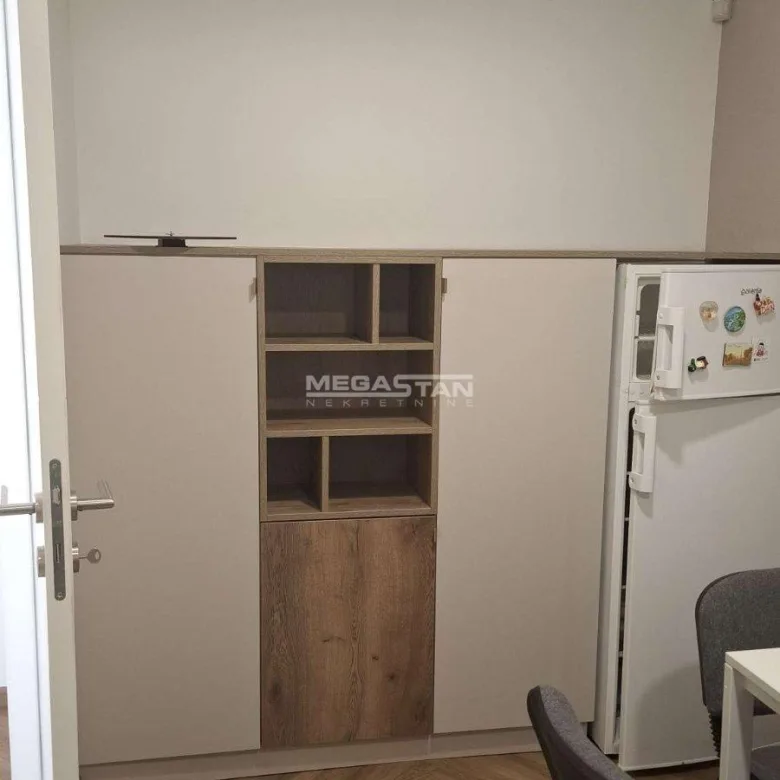Lokal Izdavanje Beograd Blok 33 - Geneks 61 m2