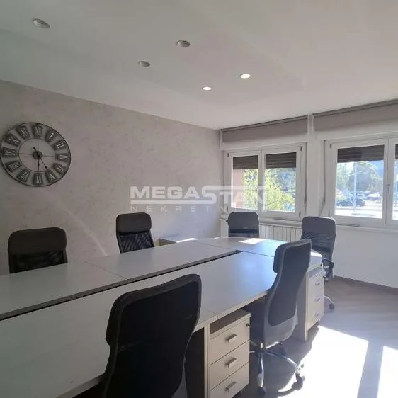 Lokal Izdavanje Beograd Blok 33 - Geneks 61 m2