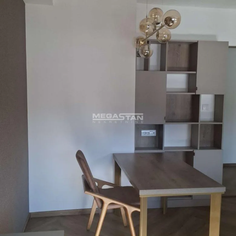 Lokal Izdavanje Beograd Blok 33 - Geneks 61 m2